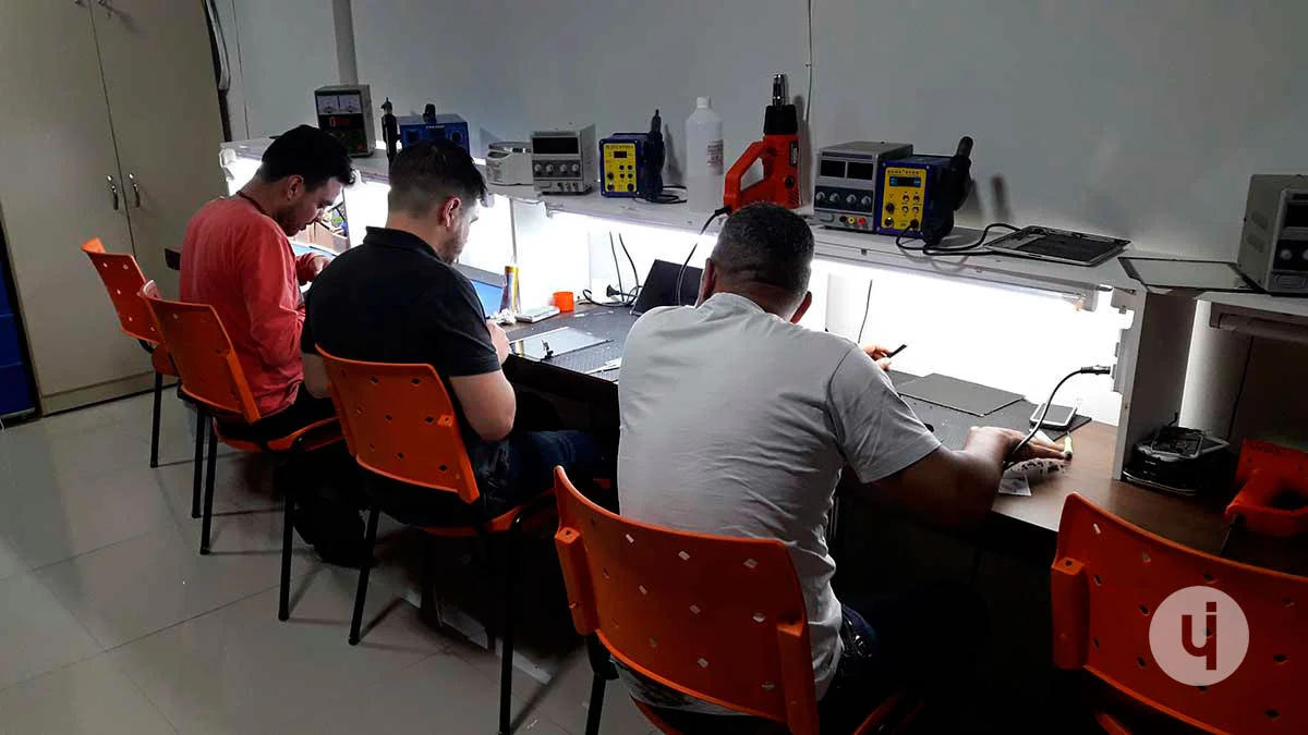 Myphone Cursos bancada de trabalho
